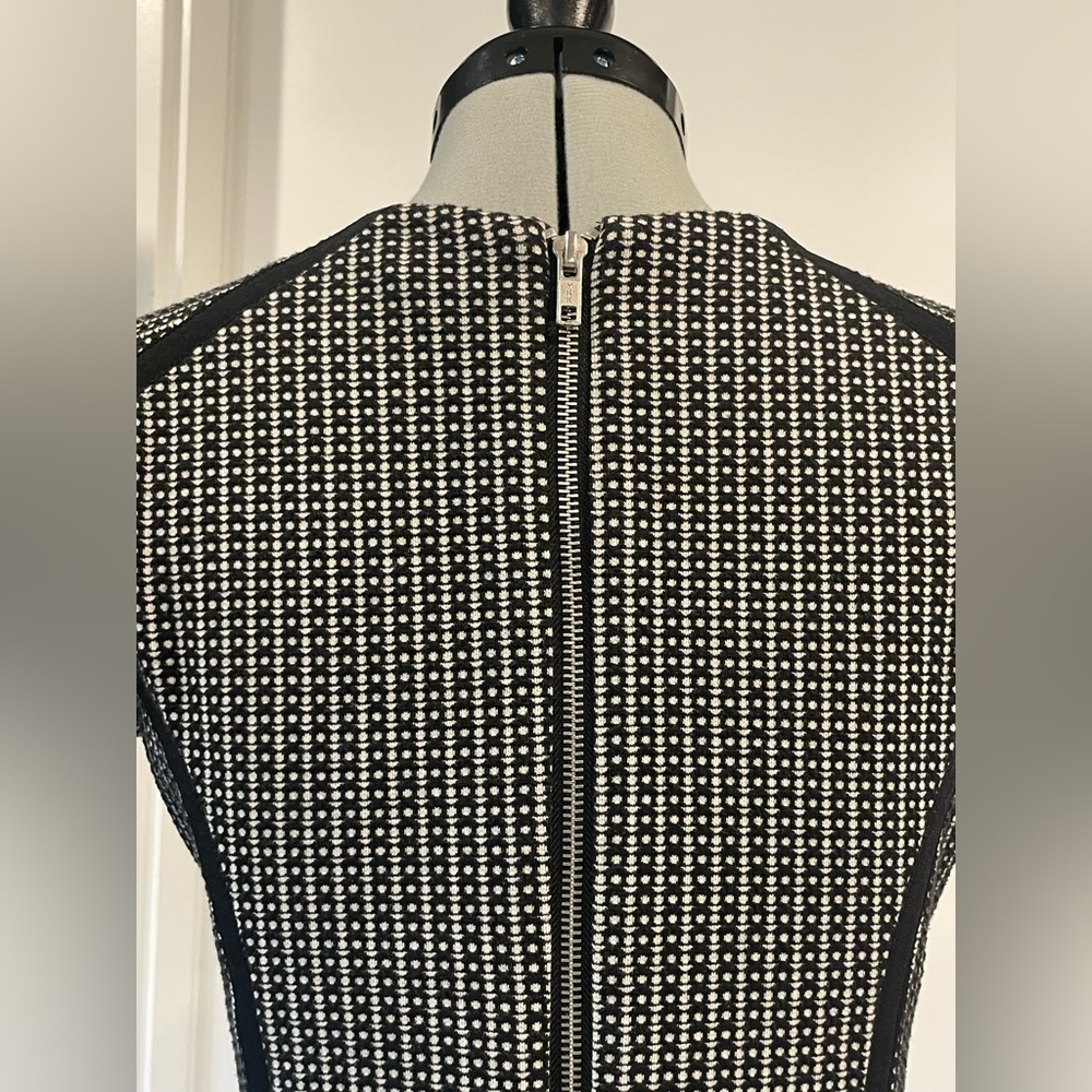 Parker Short Sleeve Midi Dress, accent piping, b/w Pattern, SzS, EUC - Picture 7 of 12